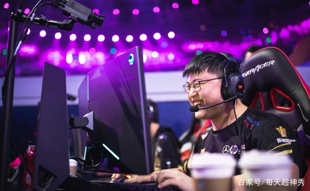 开云体育-Uzi回归赛场,战术调整首场状态亮眼,掘金观众沸腾!的简单介绍